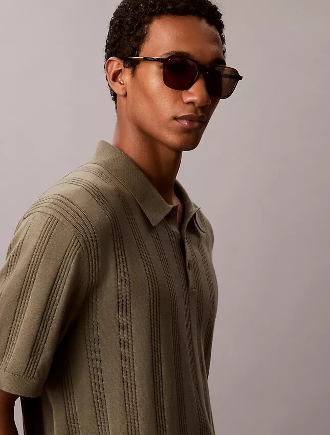 Sonnenbrille aus Acetat in modifizierter rechteckiger Form Sonnenbrille aus Acetat in modifizierter rechteckiger Form