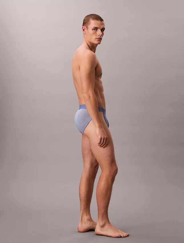 Sport-Slip aus Mikrofaser und Spitze Sport-Slip aus Mikrofaser und Spitze