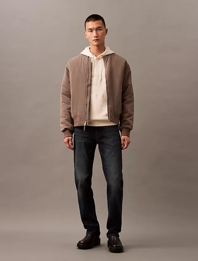 Standard-Jeans mit geradem Schnitt Standard-Jeans mit geradem Schnitt