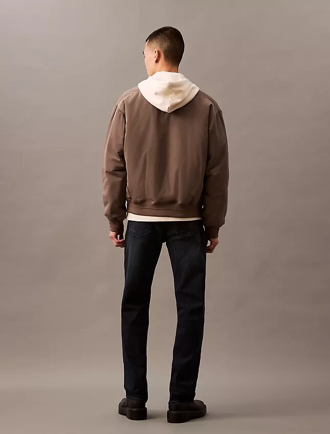 Standard-Jeans mit geradem Schnitt Standard-Jeans mit geradem Schnitt