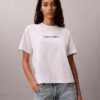 Standard-Logo-T-Shirt mit geradem Schnitt und Rundhalsausschnitt Standard-Logo-T-Shirt mit geradem Schnitt und Rundhalsausschnitt