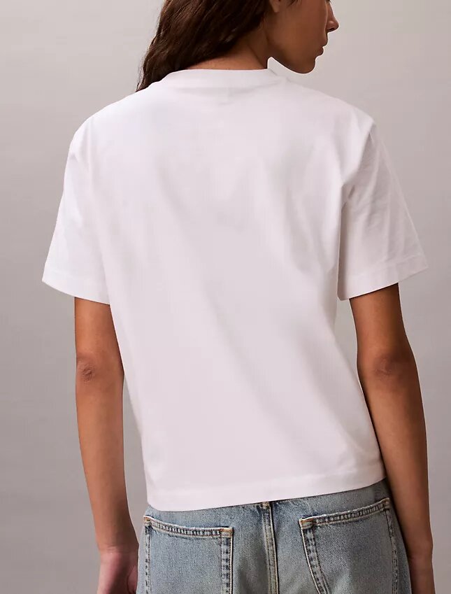 Standard-Logo-T-Shirt mit geradem Schnitt und Rundhalsausschnitt Standard-Logo-T-Shirt mit geradem Schnitt und Rundhalsausschnitt