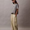 Standard-Logo-T-Shirt mit geradem Schnitt und Rundhalsausschnitt Standard-Logo-T-Shirt mit geradem Schnitt und Rundhalsausschnitt