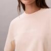 Standard-Logo-T-Shirt mit geradem Schnitt und Rundhalsausschnitt Standard-Logo-T-Shirt mit geradem Schnitt und Rundhalsausschnitt