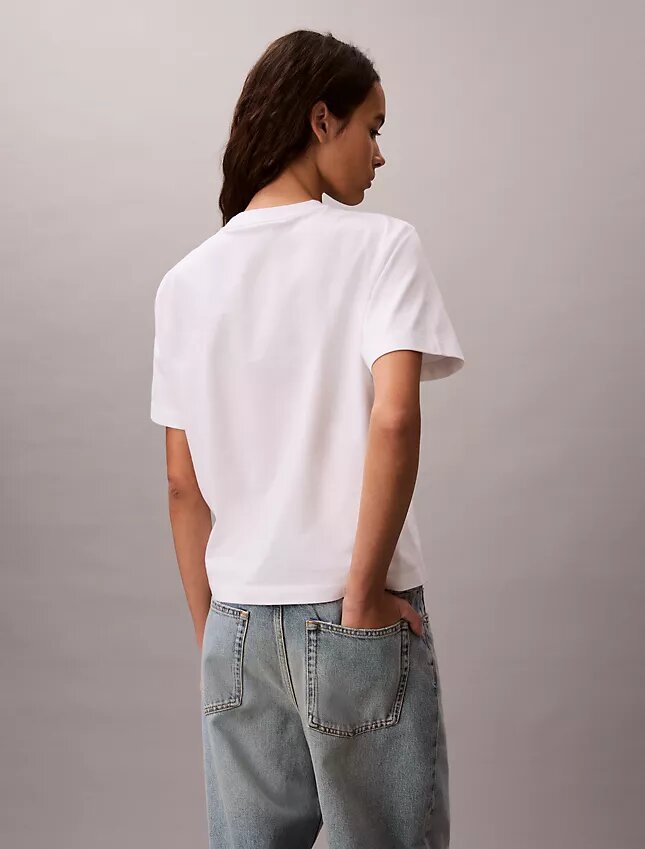 Standard-Logo-T-Shirt mit geradem Schnitt und Rundhalsausschnitt Standard-Logo-T-Shirt mit geradem Schnitt und Rundhalsausschnitt