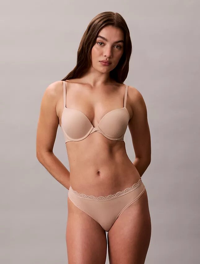 Stretch-Microfiber-Thong mit Spitze Stretch-Microfiber-Thong mit Spitze