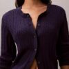 Strickjacke mit Zopfmuster