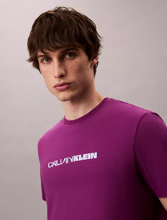 T-Shirt mit auffälligem Logo-Aufdruck in lockerer Passform T-Shirt mit auffälligem Logo-Aufdruck in lockerer Passform