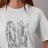 T-Shirt mit Rundhalsausschnitt und Stadtansicht-Grafik