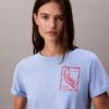 T-Shirt mit Schriftzug-Logo, kurz geschnitten und kastenförmig T-Shirt mit Schriftzug-Logo, kurz geschnitten und kastenförmig
