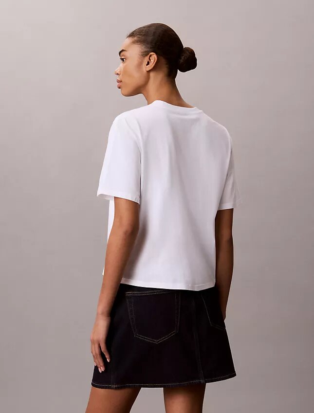 T-Shirt mit Schriftzug von Calvin Klein in Schreibschrift T-Shirt mit Schriftzug von Calvin Klein in Schreibschrift