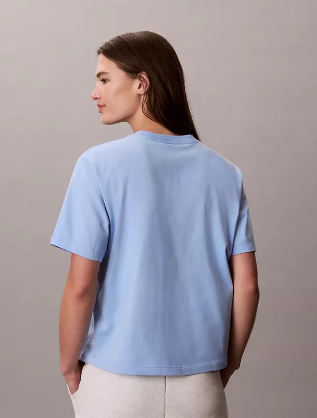 T-Shirt mit Schriftzug von Calvin Klein in Schreibschrift T-Shirt mit Schriftzug von Calvin Klein in Schreibschrift