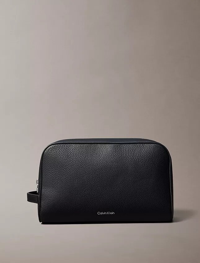 Toilettenartikel-Tasche mit Kieselstruktur Toilettenartikel-Tasche mit Kieselstruktur