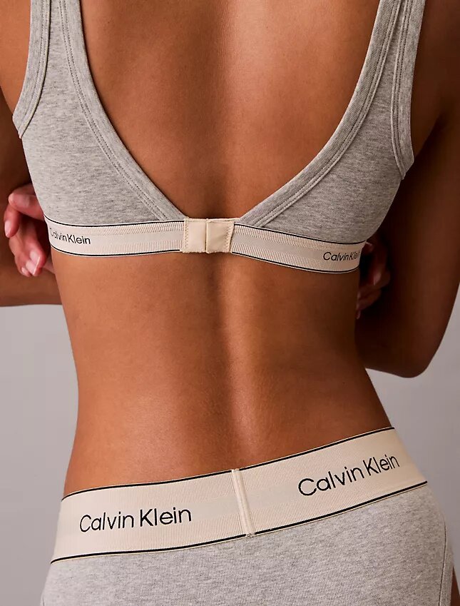 Traditioneller, leicht gefütterter Triangel-Bralette aus Cotton Stretch Traditioneller, leicht gefütterter Triangel-Bralette aus Cotton Stretch