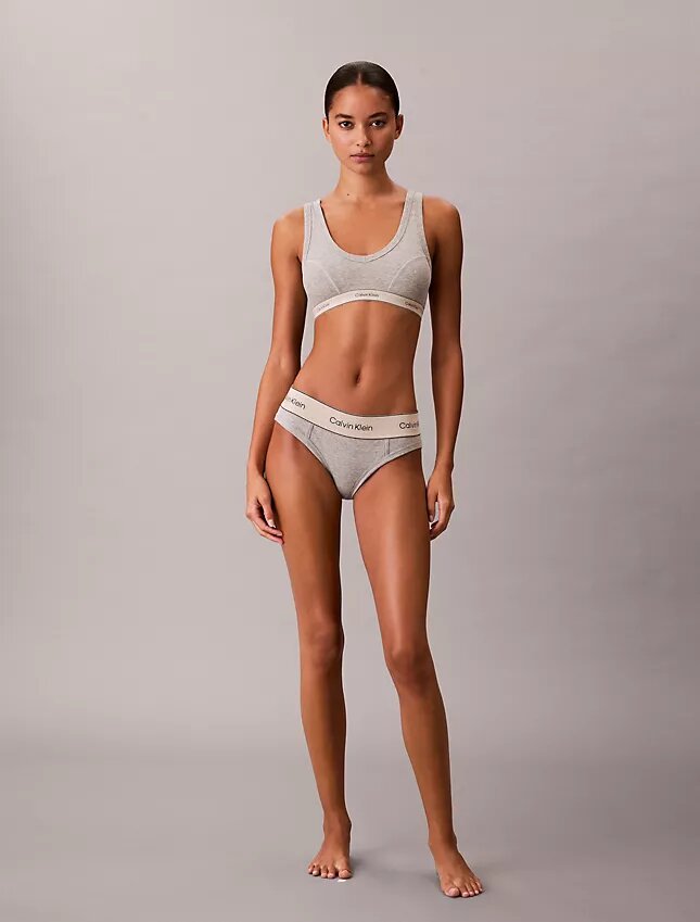 Traditioneller, leicht gefütterter Triangel-Bralette aus Cotton Stretch Traditioneller, leicht gefütterter Triangel-Bralette aus Cotton Stretch