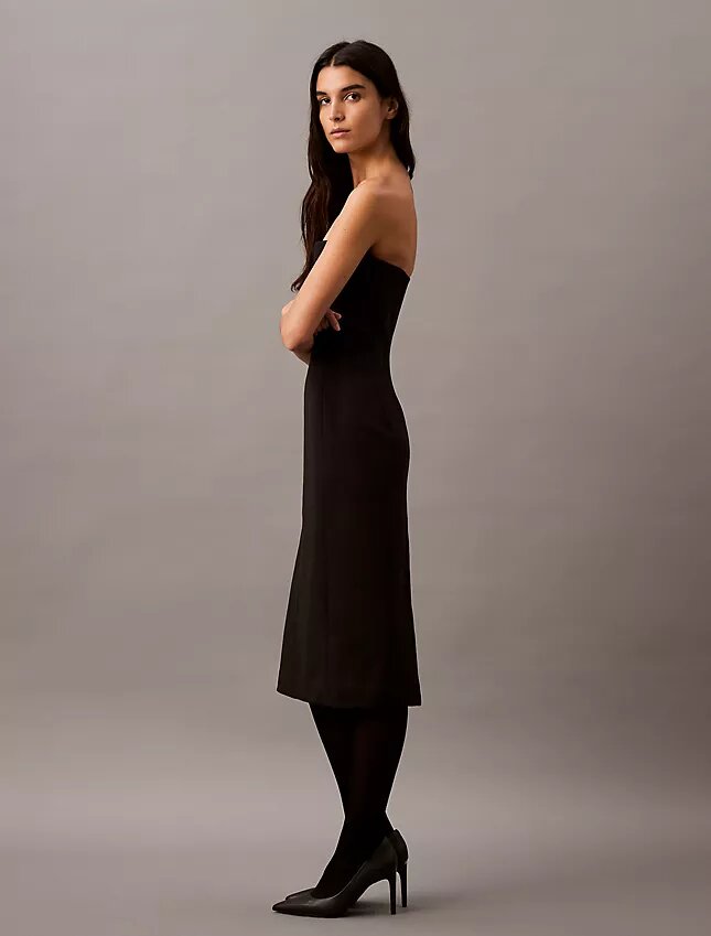 Trägerloses Kleid aus gebürsteter Wollmischung Trägerloses Kleid aus gebürsteter Wollmischung