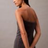 Trägerloses Kleid aus gebürsteter Wollmischung Trägerloses Kleid aus gebürsteter Wollmischung
