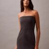 Trägerloses Kleid aus gebürsteter Wollmischung Trägerloses Kleid aus gebürsteter Wollmischung