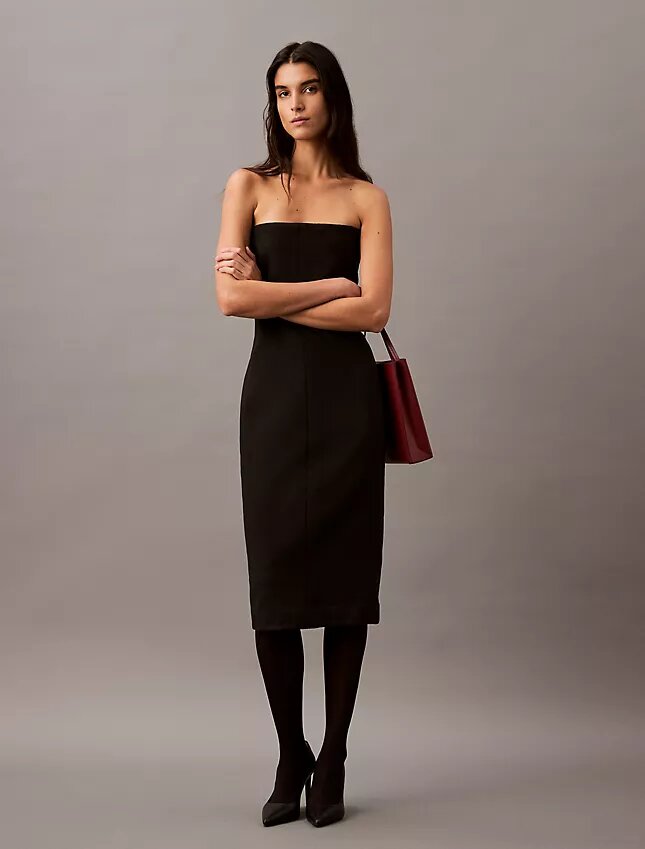 Trägerloses Kleid aus gebürsteter Wollmischung Trägerloses Kleid aus gebürsteter Wollmischung