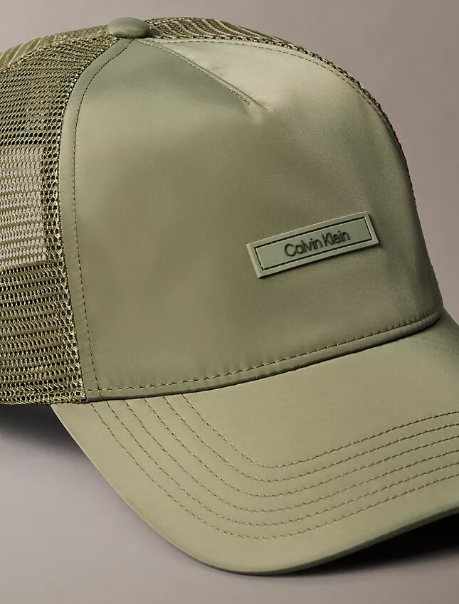 Trucker-Baseballkappe mit Standard-Logo Trucker-Baseballkappe mit Standard-Logo