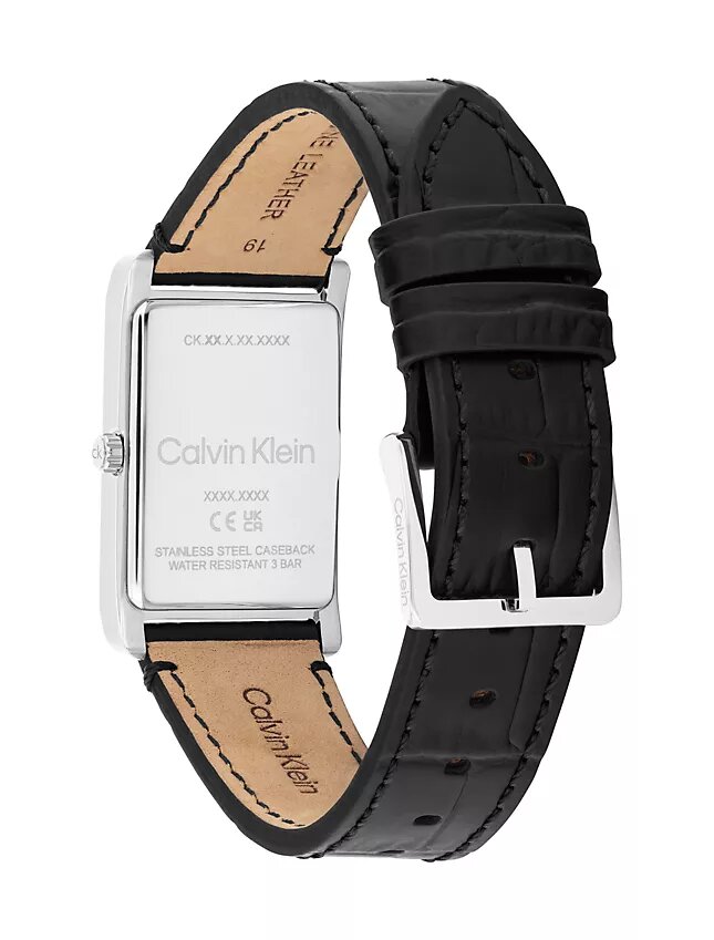 Uhr mit rechteckigem Zifferblatt und Lederarmband Uhr mit rechteckigem Zifferblatt und Lederarmband