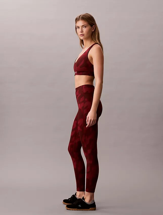 Weiche 7/8-Leggings mit abstraktem Sportprint Weiche 7/8-Leggings mit abstraktem Sportprint