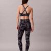 Weiche 7/8-Leggings mit abstraktem Sportprint Weiche 7/8-Leggings mit abstraktem Sportprint