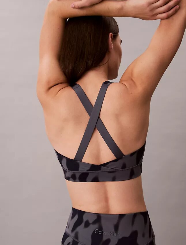 Weicher Sport-BH für mittlere Belastung Weicher Sport-BH für mittlere Belastung