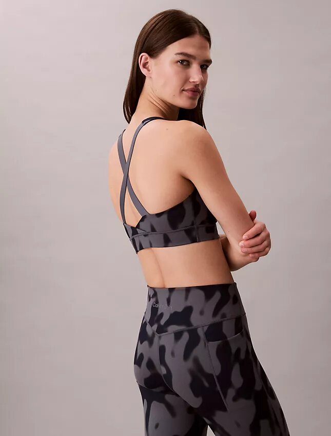 Weicher Sport-BH für mittlere Belastung Weicher Sport-BH für mittlere Belastung