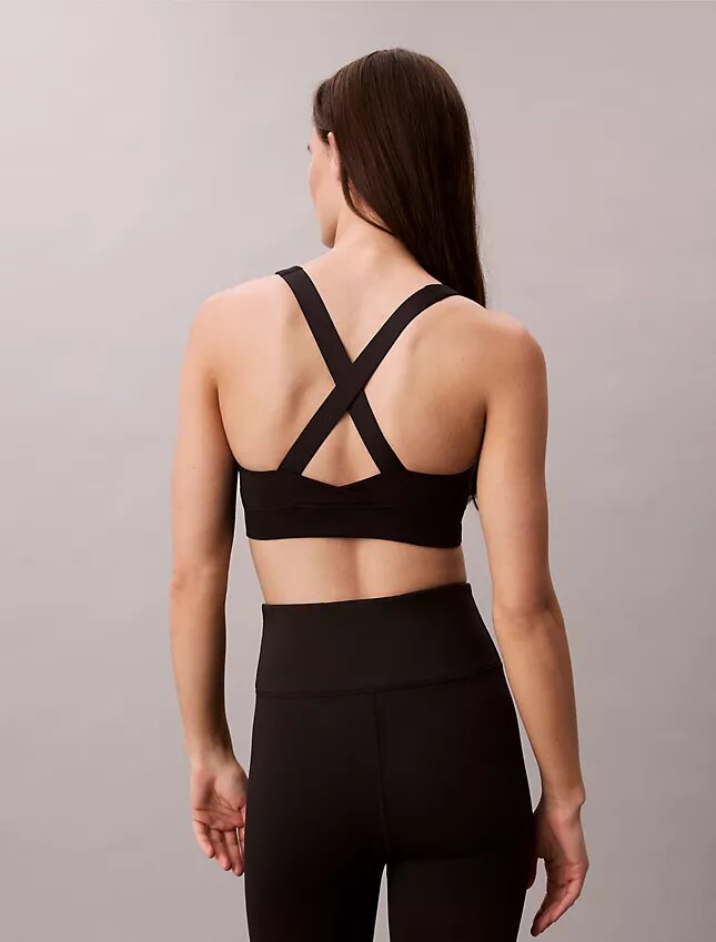 Weicher Sport-BH für mittlere Belastung Weicher Sport-BH für mittlere Belastung