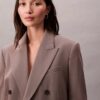 Zweireihiger Blazer aus Wollgabardine-Mischung Zweireihiger Blazer aus Wollgabardine-Mischung