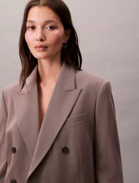 Zweireihiger Blazer aus Wollgabardine-Mischung